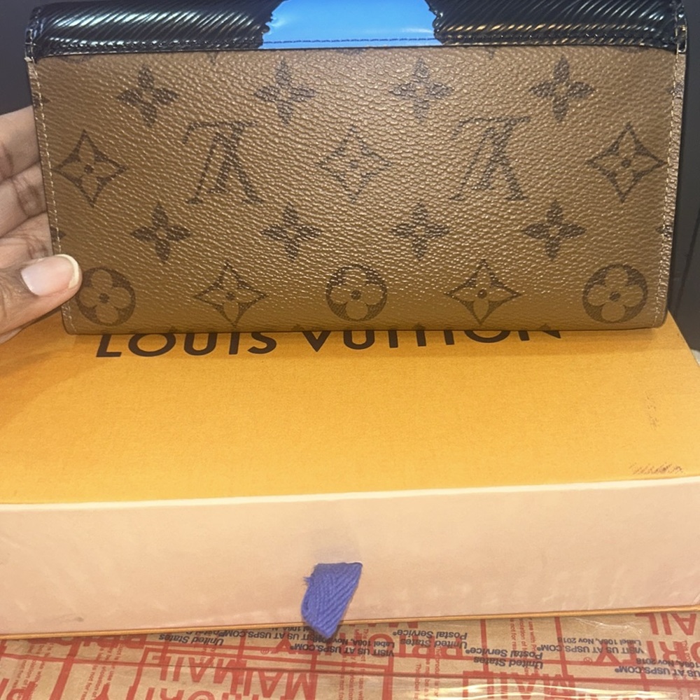 Louis Vuitton reverse monogram epi kabuki line wallet - Picture 4 of 10
